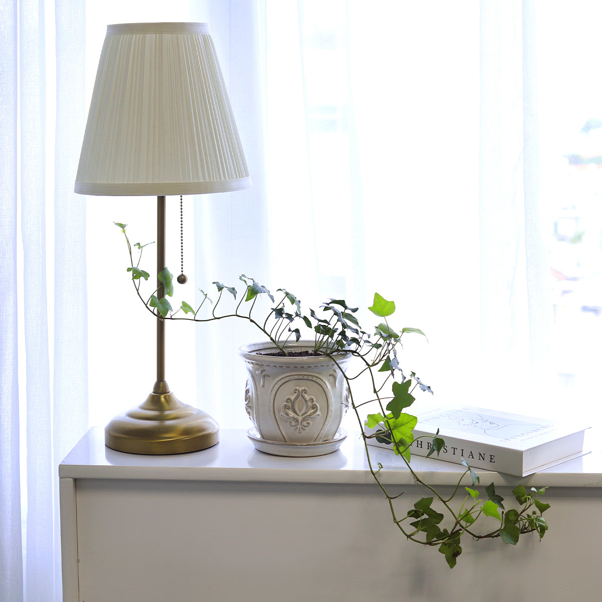 ceramic planter, classic pattern planter, white ceramic planter, 6 inch ceramic planter, classic ornate ceramic planter, houseplant pot, decorative houseplant pot 