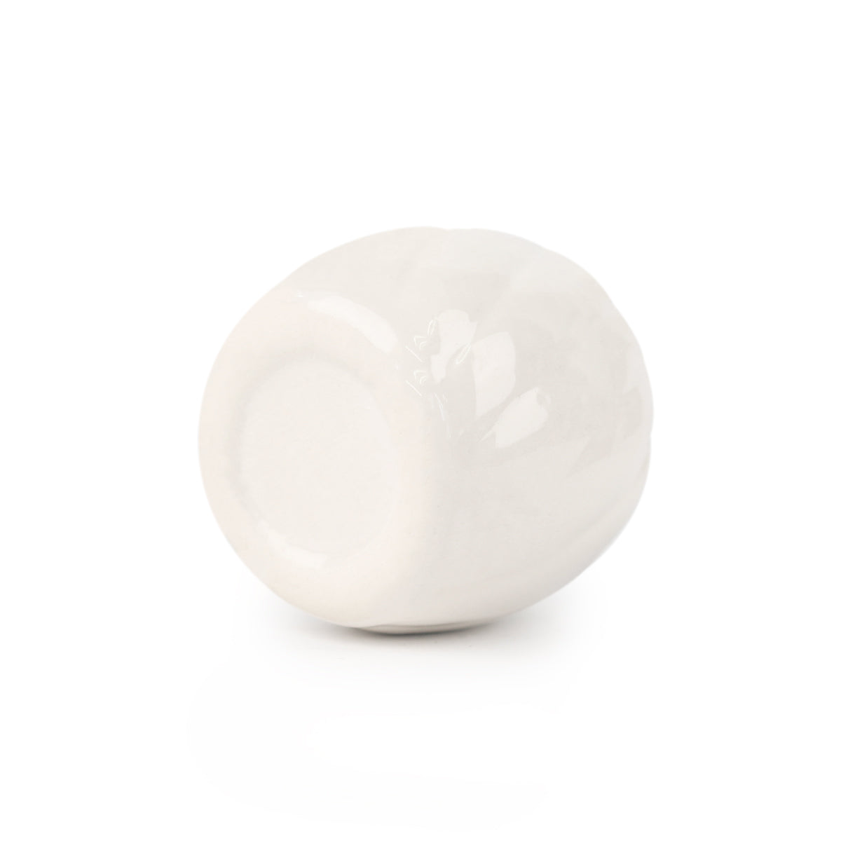 white ceramic mini air plant holder, air plant holder, mini pot for plant, mini pot for air plants, mini pot for succulents, buy air plant holder online, air plant holder for sale