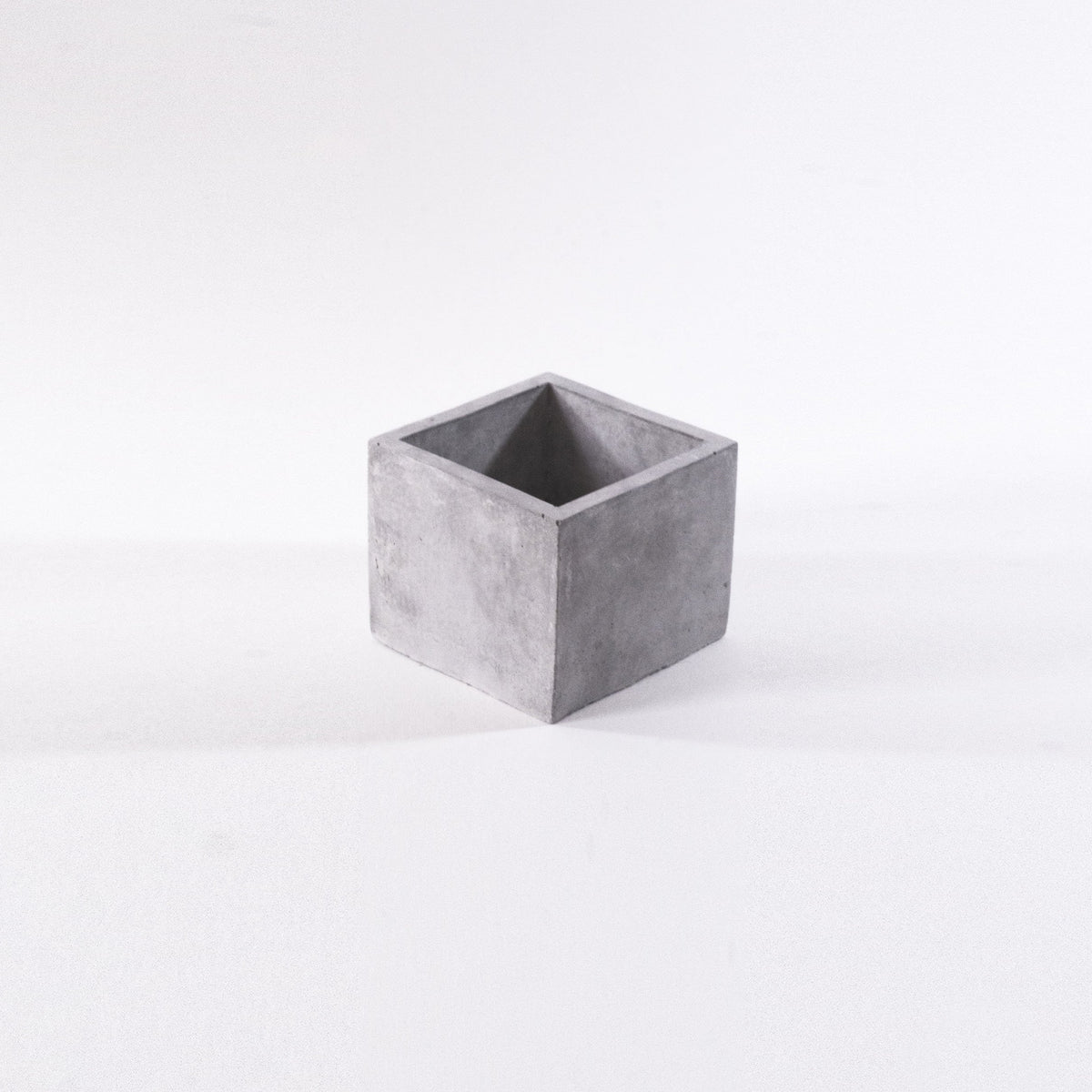 geometric planter, simple design, natural pot, garden shopping, succulent garden